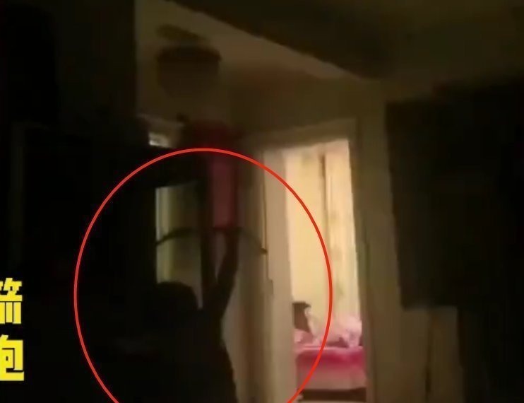 后羿射日|孩子在家表演“后羿射日”,箭刚出手,父亲从微笑转为崩溃