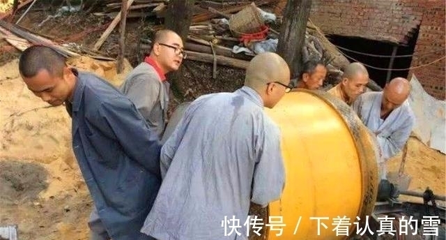 寺庙!30名研究生放弃百万年薪,组团出家当和尚,如今现状如何?