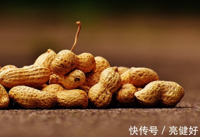 膳食纤维|高血脂的人适合吃什么?可以让血脂降得更快。