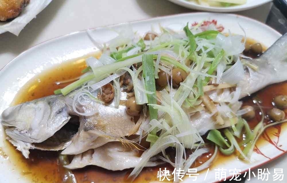 放生|做清蒸鱼，有人放盐，有人放生抽，老厨子：都不放！教你正确做法