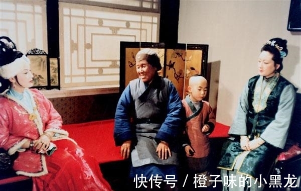 周瑞|红楼梦:王熙凤待下苛刻,但与刘姥姥相处融洽,为什么