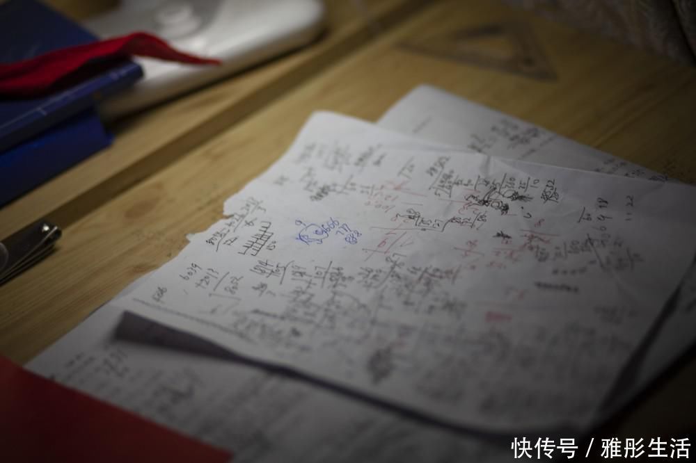 草稿|学霸的“草稿纸”走红,网友感叹:自律的孩子连草稿都这么优秀!