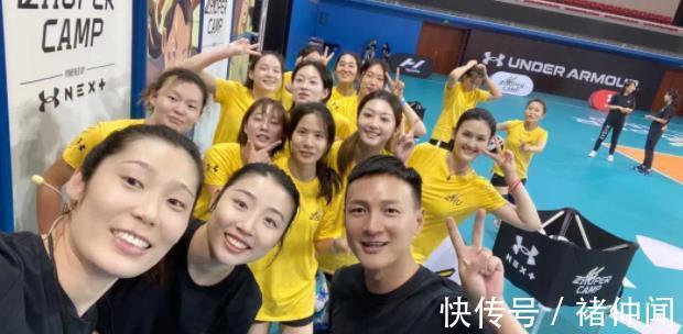 中国女排|朱婷仍未做手术!开训练营+网络授课推广排球,成下一个郎平