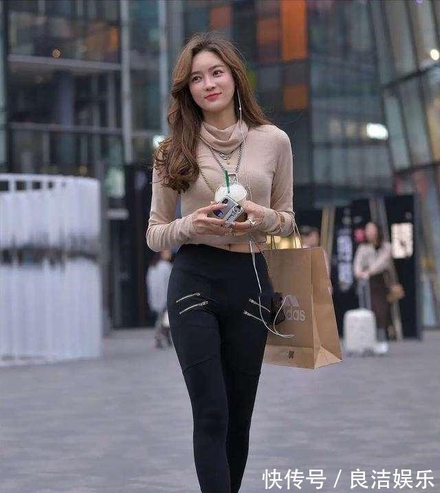 卫衣 打底裤永不过时,凸显时尚气质,时尚格调不局限!