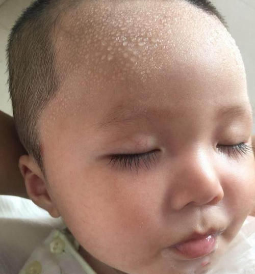 加湿器|天再热也别这样给宝宝开空调睡觉，难怪娃睡不好，电费还多