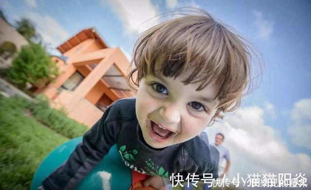 疏忽大意|情商低的孩子大多会有这5个表现,父母别疏忽大意,会害了孩子