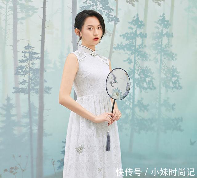 最近火了一种裙子叫“民国裙”, 带着中式的典雅与现代的时髦风尚