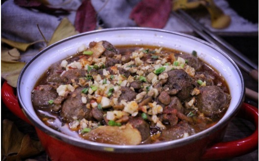  一个人吃饭的时候，我经常煮这样的菜，食材一锅煮，简单又美味