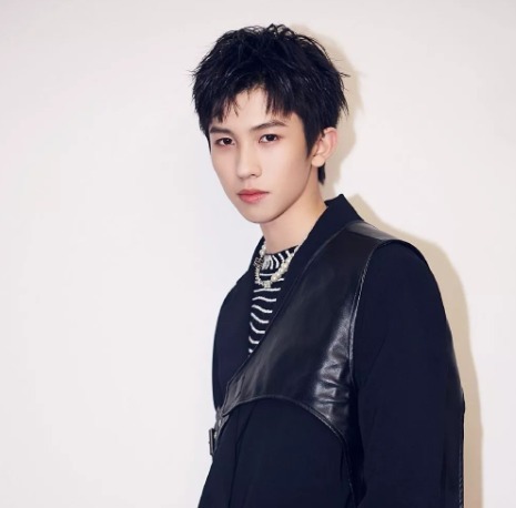 《创4》总决赛,25位学员分2组solo,多人已提前锁定成团位