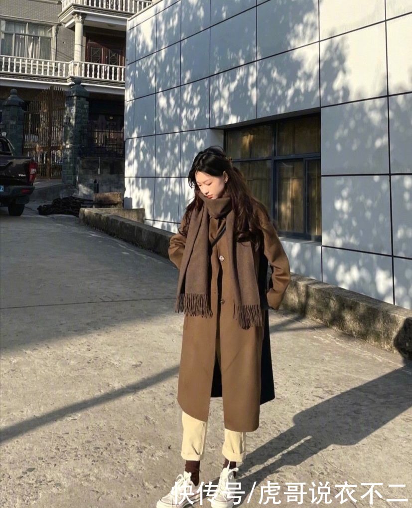 懂时尚的人都在穿的大衣，比羽绒服更优雅，超适合30岁女人