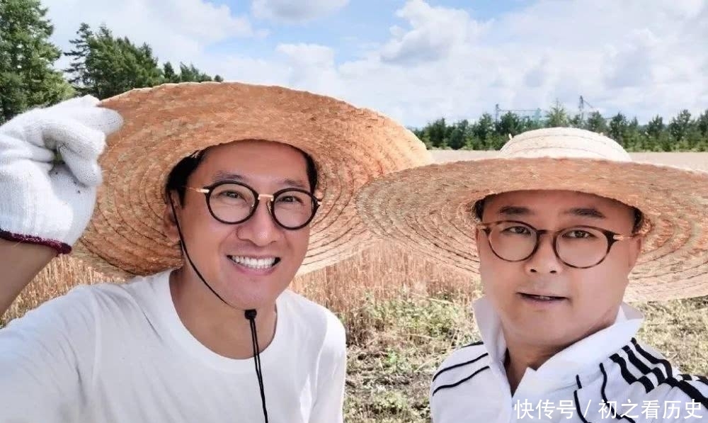 周杰伦 周杰牵手郭麒麟,合唱《还珠格格》主题曲,这个画面你真不能理解