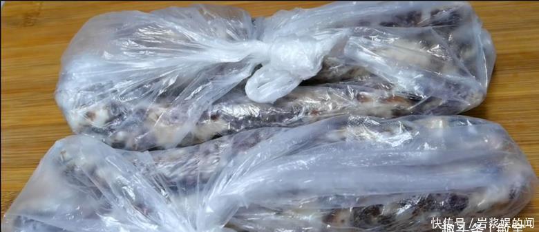 春节后,吃不完的香肠别放冰箱,分享2个小窍门,放一年都新鲜