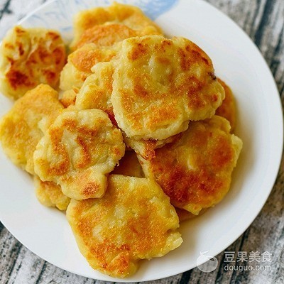 山药不要再炒着吃了，加一个苹果一碗糯米粉，出锅就抢光