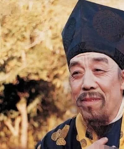 宝玉@王熙凤宝玉被魔魇所镇都要准备棺材了,贾政都说不要救,贾赦为什么不依?