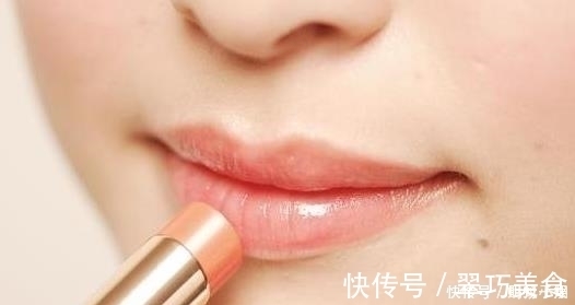 差别|经常涂跟从来不涂口红的人,10年后有什么不同?只想说差别好大!