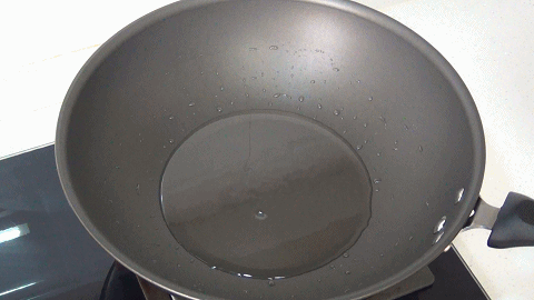 米饭这样做才好吃，颜色翠绿有食欲，粒粒分明，孩子能吃一大碗