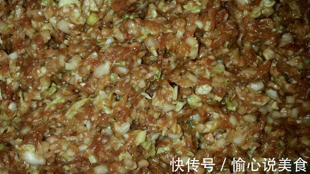 调饺子馅时别再只加水了，多加点“它”，包出的饺子更鲜嫩多汁！