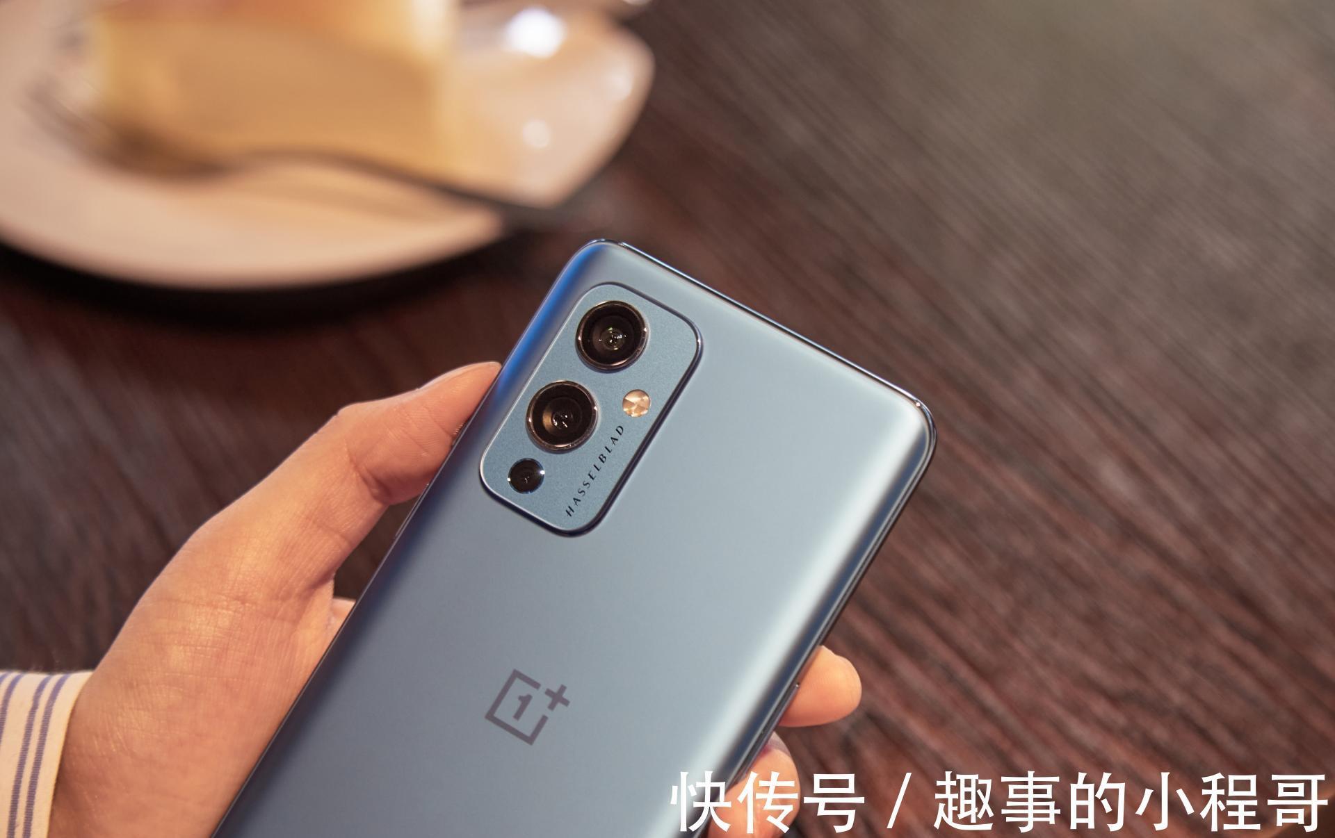 小米11|口碑、性能、影像多维度展开讨论：4000元档的旗舰谁更值得买？