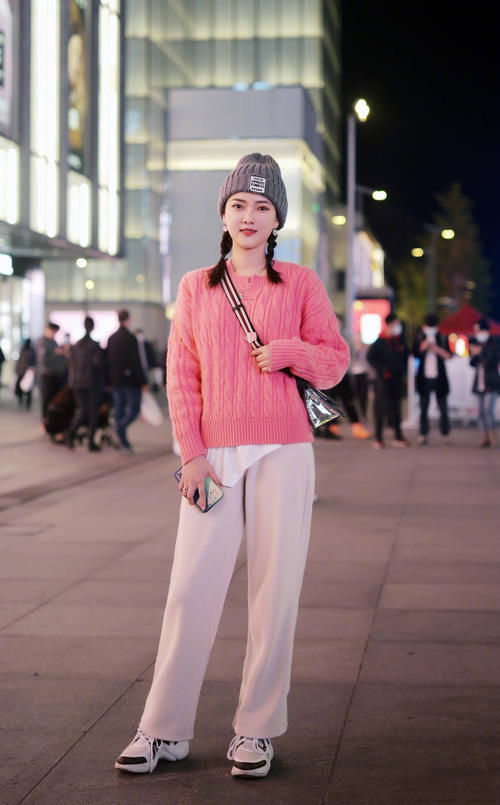 紧身裤拖地裤不如直筒裤,时髦百搭还显瘦,重点是不挑腿型!