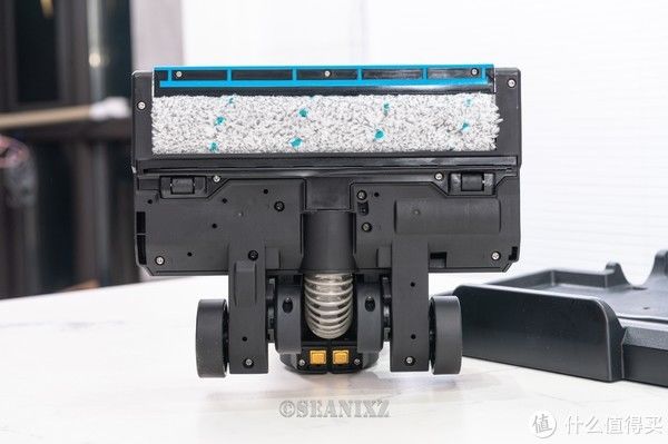 开放式厨房重油污地面终结者：必胜洗地机四代X7