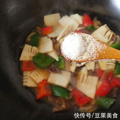 昆布|每次做这道腊肉炒冬笋，隔壁小孩都会来敲门