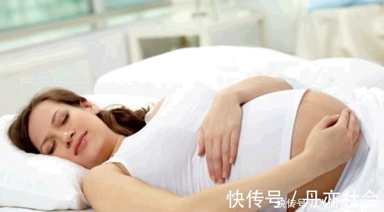 怀孕期间|孕中晚期4个小动作最易伤害胎儿,很多孕妈还在做