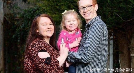 lynds女子怀了孕却全然不知,因肚子痛被送到医院,3小时候后生下女婴