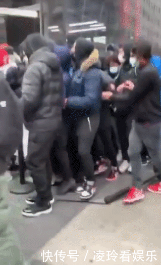 Nike纽约门店因为AJ6胭脂红被“被挤爆”,国外鞋友真是太拼了!