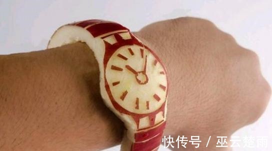 孩子|4岁儿子碰坏同学苹果手表,妈妈准备买单,但看到手表后差点笑翻