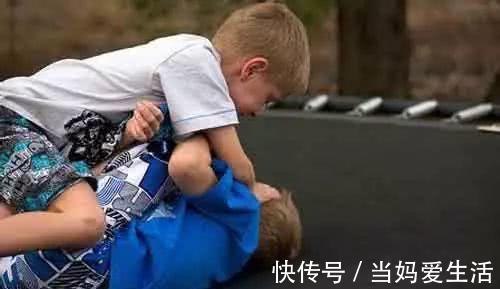 辣妈|宝宝这个让人“崩溃”的小动作,原来是智商高的表现,别乱纠正