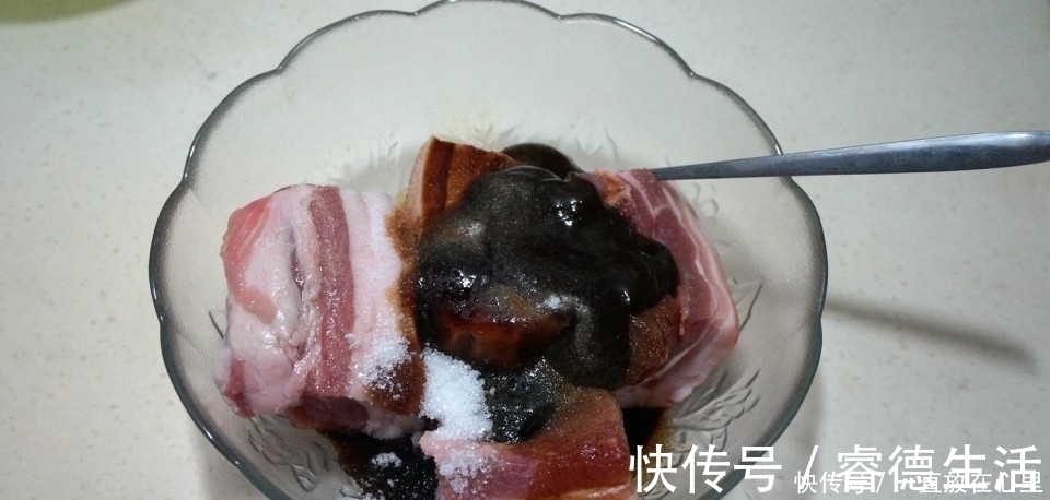 五花肉|五花肉别再烧炒炖啦，一滴油都不放，吃一锅也不长肉，真解馋！