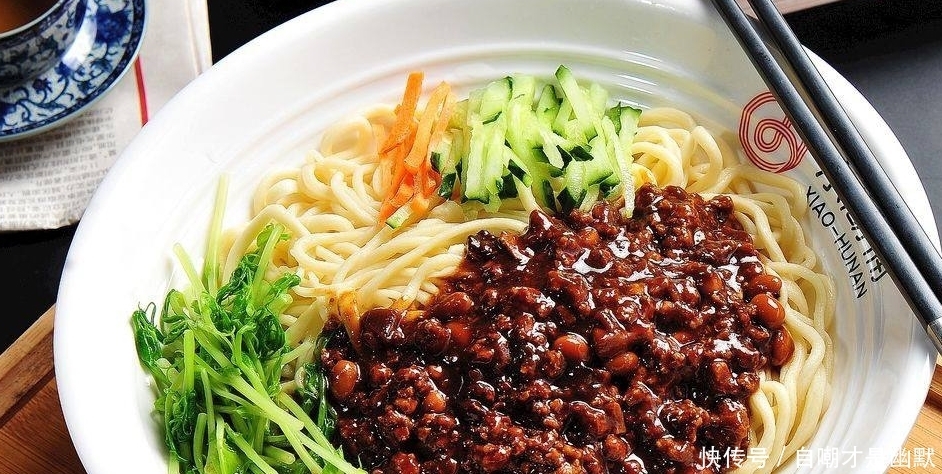 我国备受争议的4碗面:开遍全国各地,本地人吃腻外地人全是吐糟