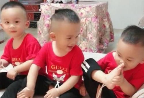 全家|全家认不清三胞胎小子,舅舅想出的办法很实在,家人看后笑倒