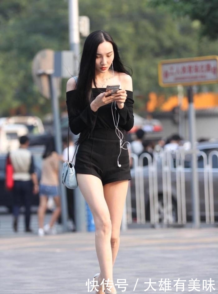 短裤受欢迎还是有原因的, 简单优雅展示魅力