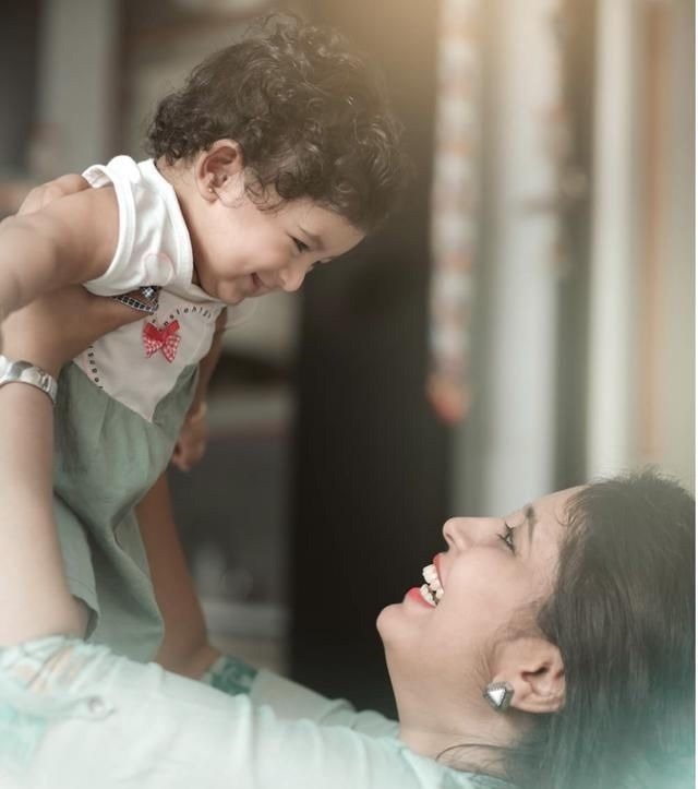 母乳|医生道出实情涨奶、溢奶,多余母乳怎么处理可以给丈夫喝吗