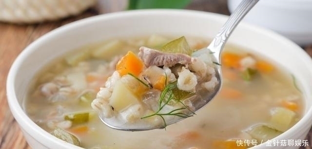 公鸡|产后坐月子,“吃鸡”有讲究公鸡和母鸡,其实差别很大