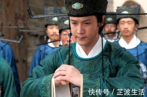 乌台诗案$苏轼蒙受不白之冤,却依然笑着写出一首诗,不说脏字骂遍政敌