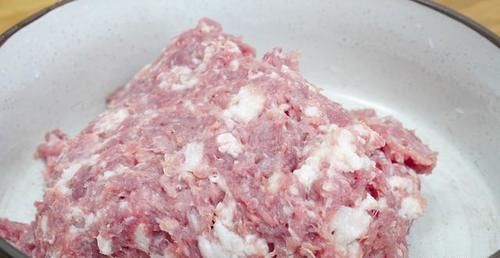  白菜|饺子馆不外传的白菜猪肉馅做法，不腥，不腻，鲜嫩多汁真好吃