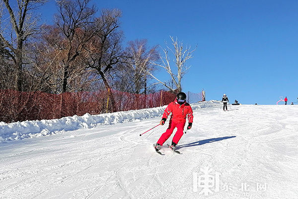 冰雪运动|亚布力阳光度假村开板首滑