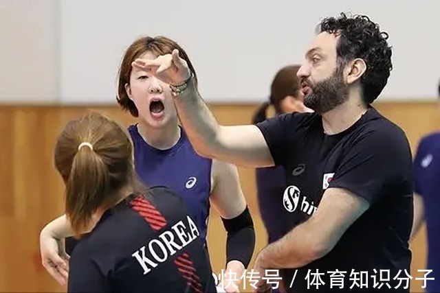 拉瓦里尼|又一女排主帅曝光!擅长带领平民队创佳绩,力压两大名帅爆冷当选