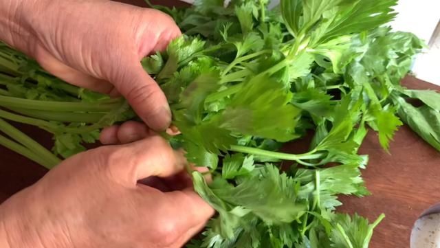 冬至将至，用它包饺子，再贵也要吃，比白菜馅鲜，比韭菜饺子香