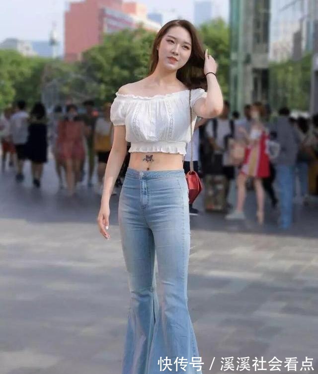 惊艳全场|白短款衬衫配牛仔喇叭裤,出街惊艳全场,漂亮又不失气场