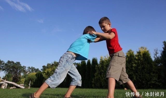 伤害|“打死我也不让孩子寄宿”,白岩松谈寄宿对孩子的伤害,太现实