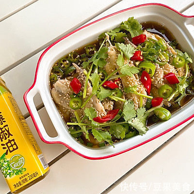 配着这盘#清香麻爽秒入魂#藤椒鸡，米饭可以吃三大碗