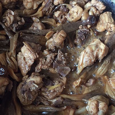 鸡肉|浓郁鹿茸菇焖鸡