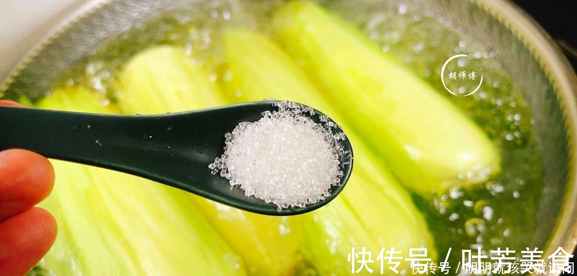 胡师傅|才知道,煮玉米千万不能只放水!多加2味,玉米更香更糯,超好吃