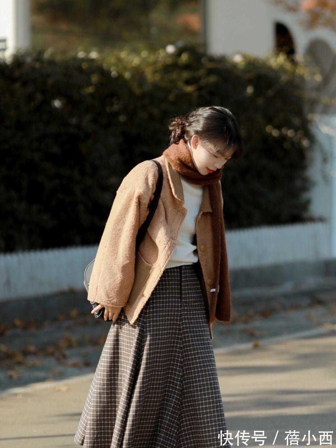春节 新年春节出街就穿羊羔毛外套,秒变吸睛时髦精,搭配裙子裤子都美