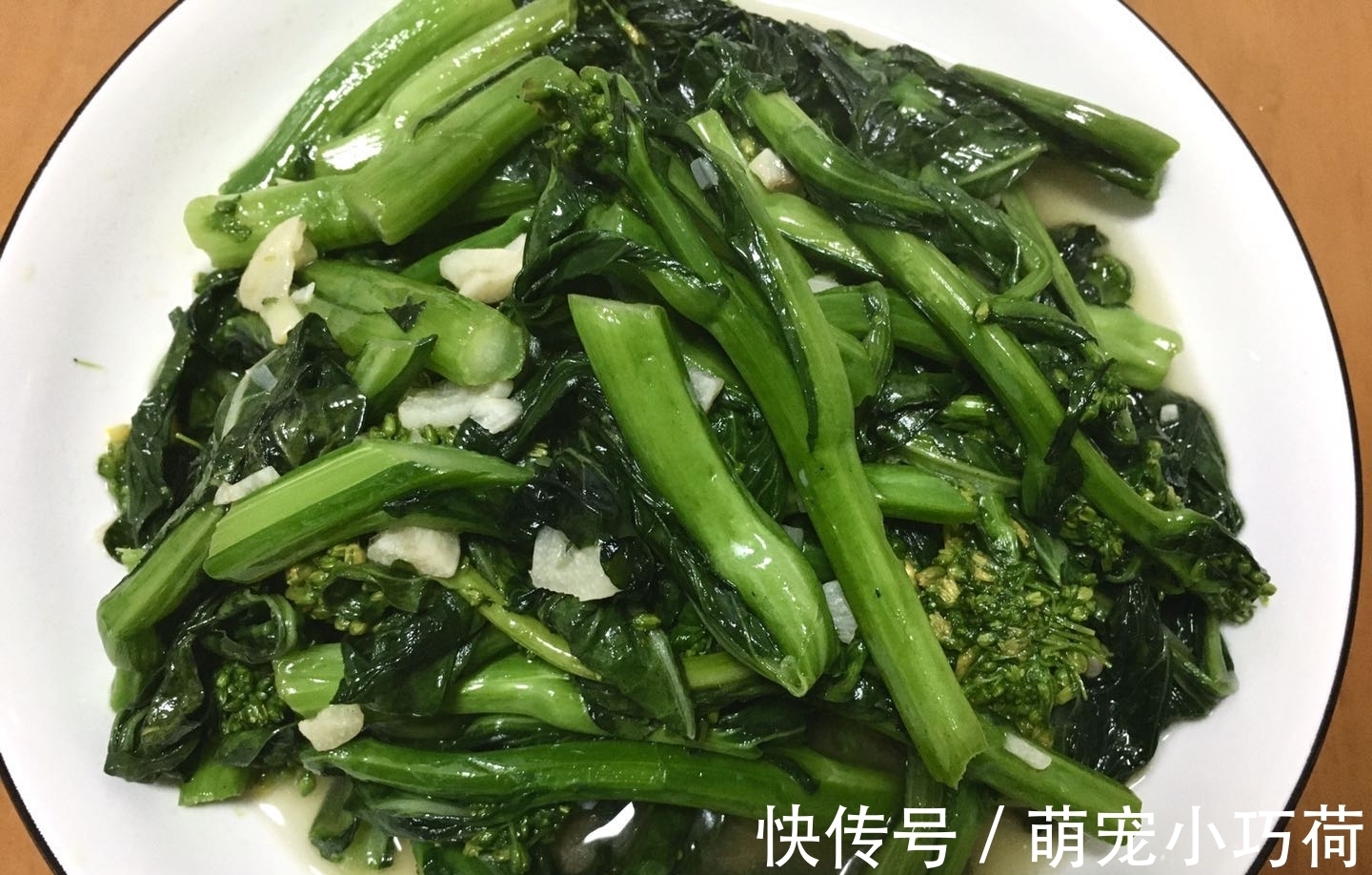 手撕鱿鱼丝|广东一家人吃饭,4菜1汤,只要100多,网友:那汤都100多了吧?