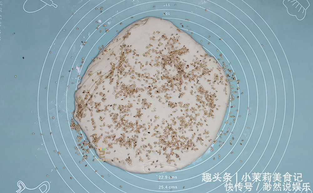 千层饼|烙饼时,有人烫面有人抹油,面点师教你4个技巧,暄软好吃层次多