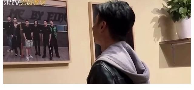 張晉讓陳小春別抱張智霖了來(lái)救他